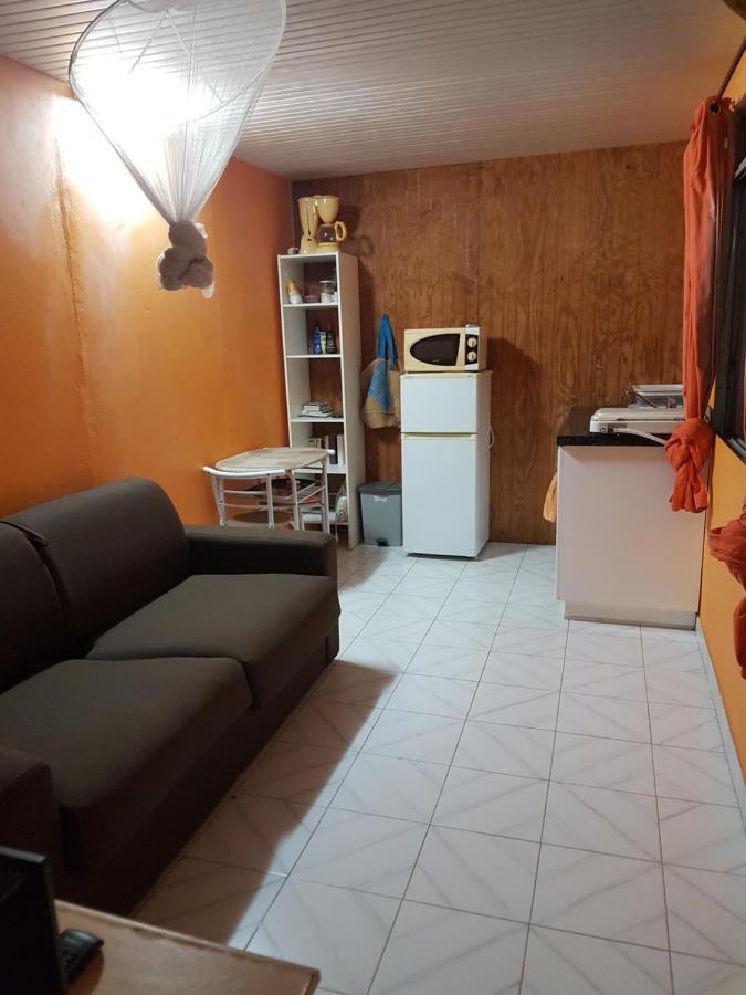 Petit Studio Bateliere Schoelcher Luaran gambar